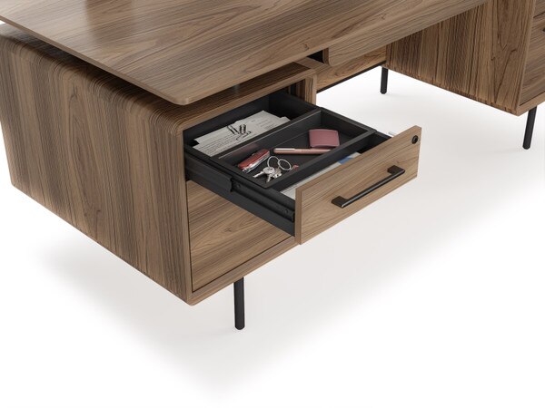 Linq Executive Desk